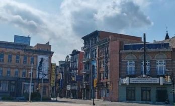 揭秘短剧出海流量密码：让全世界吻上的中国微短剧