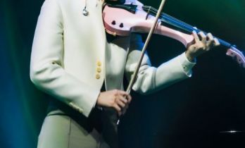 龚钰祺《月光动物园》音乐会北京温馨首演，嘉宾“韦鸟”韦礼安惊喜现身