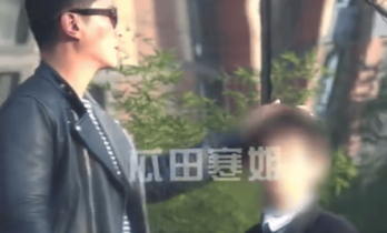 杜江带儿子陪霍思燕医院就诊 用手抚摸儿子头做安抚