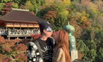 扎心！懒懒前脚刚晒亲吻照，王思聪就和网红蓓蓓度假，女方遭深扒