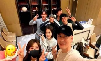 任重46岁生日，夫妻俩撒狗粮，退圈多年孙骁骁状态很好，婚姻幸福