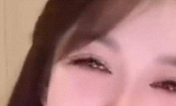 “单亲妈妈”叶珂直播中断哄娃引热议，网友：黄晓明不管么？