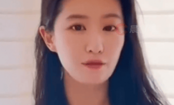 刘亦菲为北电庆生 曝毕业论文曾拿全班第一