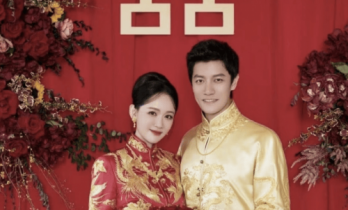 陈乔恩为老公庆生！穿祖母绿抹胸裙笑出褶皱，桌上三碟菜吃个寂寞