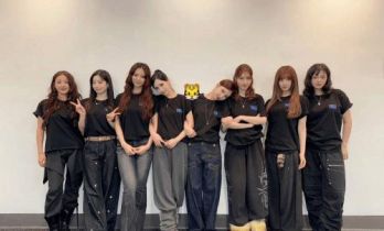 她们成为首位在香港启德体育场领衔演出的K-pop女团