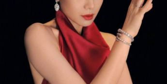 胡杏儿红色礼服盘发造型优雅曼妙