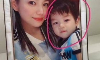 陈妍希机场偶遇，1米6打扮土气、双腿粗又短，9岁儿子帅气像爸爸