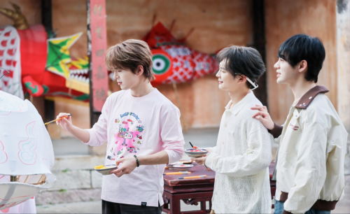 2025-12-25 21:28:01.131000