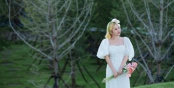 国家三级演员跨界破圈！王镭熹《快板古诗75首》首发两天狂销近3000册