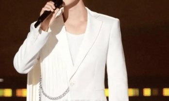 肖战演艺事业：顶流变实力派三部戏票房破10亿，央视亲自盖章，这波逆袭太狠了！