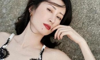 官媒亲宣！49岁刘敏涛传来喜讯，事实证明，靳东当初的评价没说错