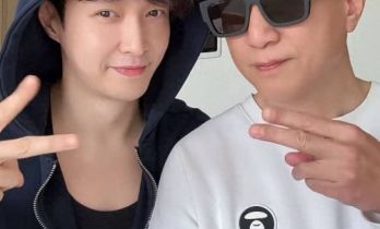 张艺兴晒与孙红雷视频！文案内容太搞笑，颜王穿100多衣服好亲民