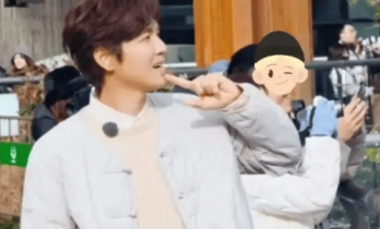 51岁钟汉良成都农村摆摊被偶遇！皮肉松垮像小老头，冻龄神话碎了？