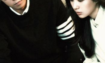 任宥纶郑合惠子恋情被曝光，又一对姐弟恋，曾夸女方性格好