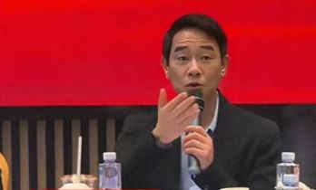 山鸡哥变陈泰铨！58 岁陈小春当选惠州政协委员，网友神评笑喷又泪目！