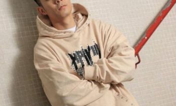 41岁港星每月养家花费六位数，一人负担八人开销，生病也不敢减产