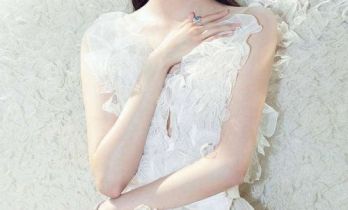 关晓彤新年洁白大片曝光，优雅轮廓引热议：这身材绝了