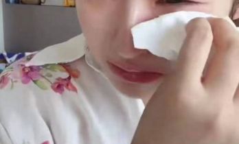 黄一鸣直播中途崩溃大哭，又是家庭矛盾，她可不止一次这样了