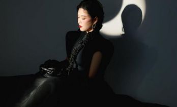 王镭熹携新歌《做自己的月亮》而来，以乐传情彰显女性力量，不止歌声更是文化传承追光者！