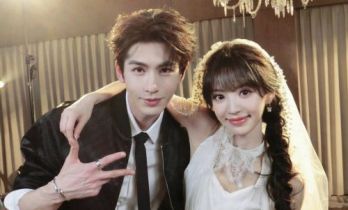 张凌赫直播伸手想牵田曦薇没成功，网友：这未完成的牵手太纯爱