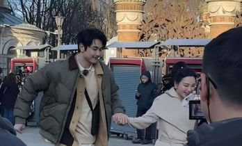 金莎孙丞潇录妻旅全程牵手，圣彼得堡街头高甜同框全网磕疯