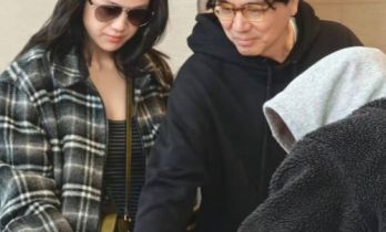 46岁汤唯与丈夫逛街被疑怀二胎，她跟倪妮捂嘴耳语，悄悄话遭解密