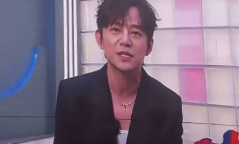 全场意外！何炅偷偷现身谢娜开唱，默契胜过所有炒作
