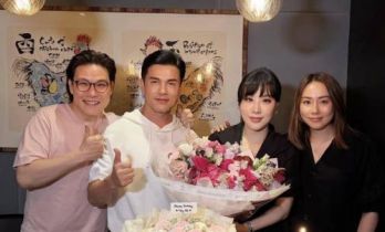 69岁吕良伟为妻子庆生，头发乌黑浓密状态年轻，自曝生理年龄39岁