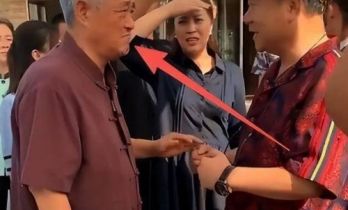 赵本山罕见露面，面色沧桑耳朵疑似听不见，一出场众人围着献殷勤