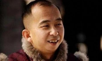 第一丑星巨兴茂：娶了美妻，用24年成亿万导演，如今又火了