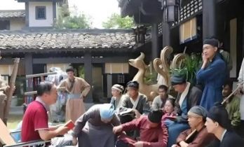影视行业冷透了：167个人抢一个活，顶流演员台上求工作