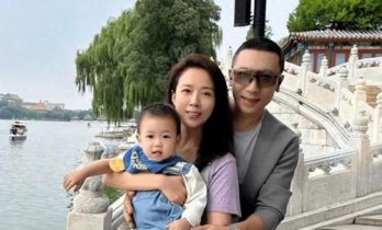 原来他们是夫妻，丈夫没名气，妻子家喻户晓，却甘愿下嫁44岁生子