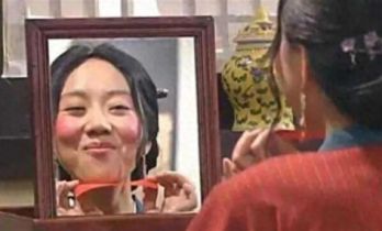 闫妮：婚礼当天睡过头！离婚后穷到蹭饭，三段姐弟恋无疾而终