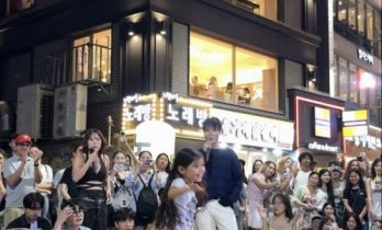 自信绽放海外舞台！8岁中国儿童雪儿弘大路演即兴热舞燃爆全场