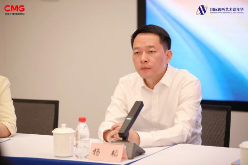 杨滔