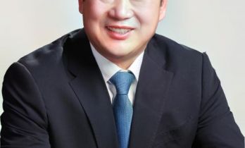 《我是一个中国人》唱响家国情怀 词作者吕伟忠：用质朴文字写民族之根
